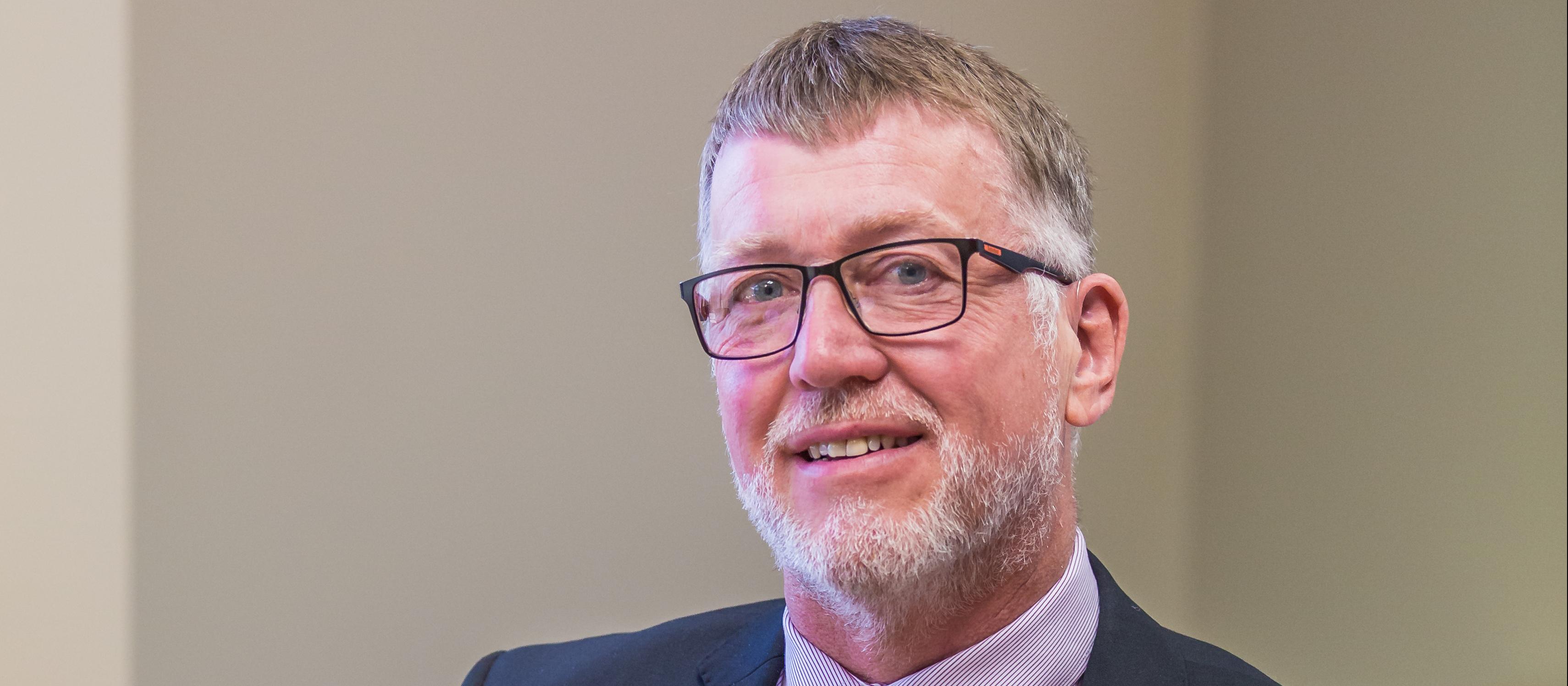 Dr Kevin Snee