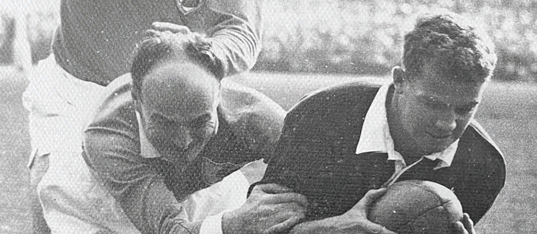 Don McKay scoring a try