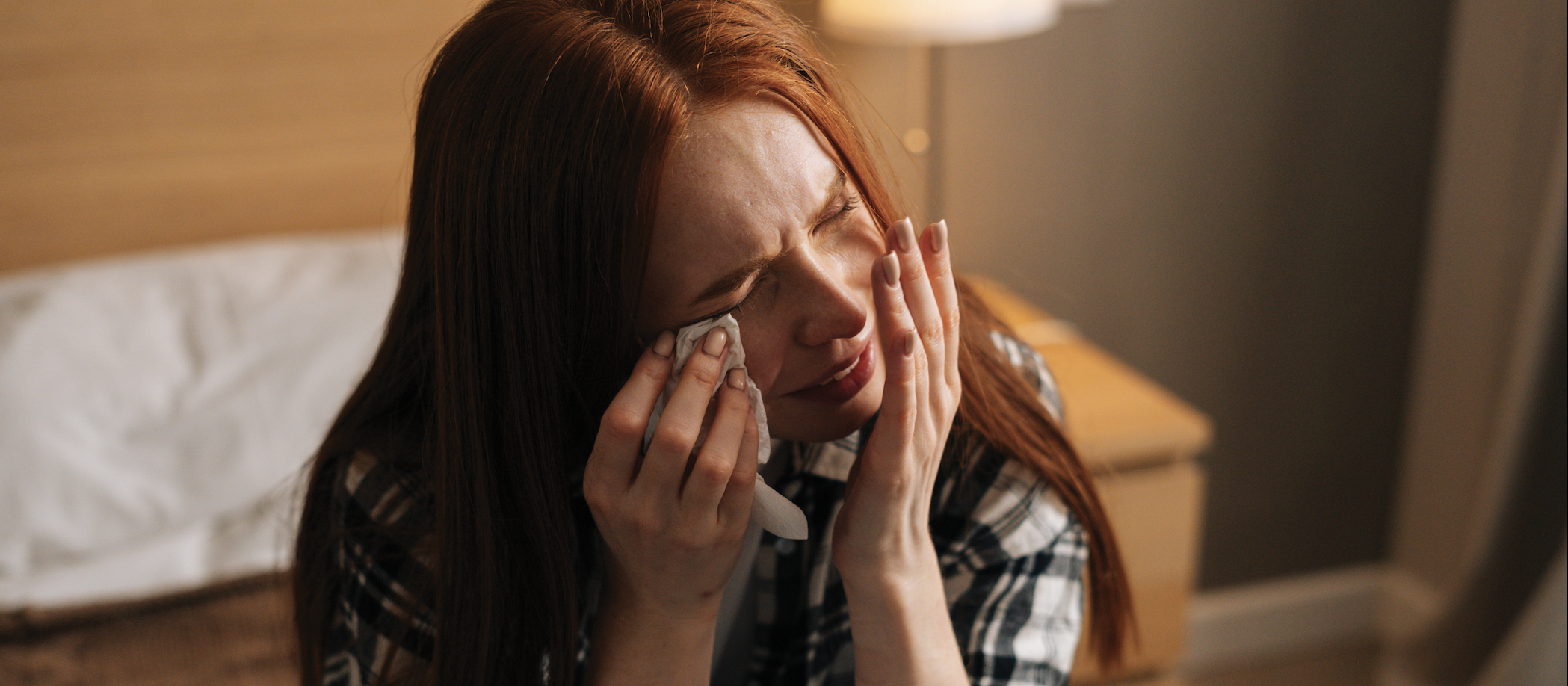 Redhead_Woam_Sore_Eyes_CR_dikushin_on_iStock-1451451794.jpg
