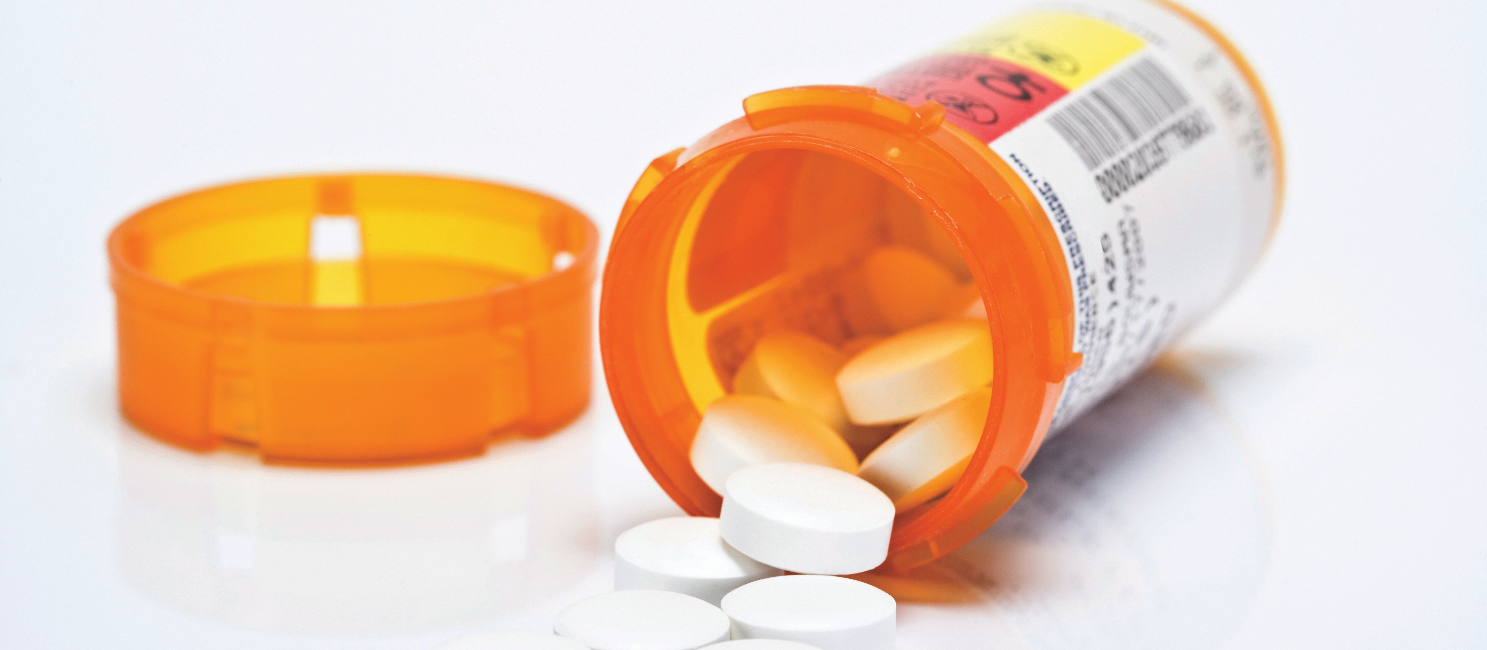 Open pill bottle_Crop