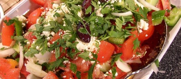 Salad [image: Sean Christopher, Wikimedia Commons]