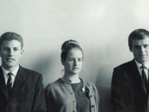 Margaret Sumich with the graduating class of 1965. Photo: Otago School of Pharmacy