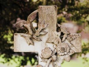 Gravestone. Photo: Sandy Millar on Unsplash