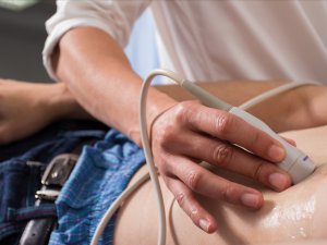 Echocardiography is a useful test for assisting with diagnosis of heart failure, but it may be difficult to access (Image: Stock.com – Nitchawat Paiyabhroma)