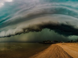 Epic super cell storm cloud_iStock.com ΓÇô petesphotography