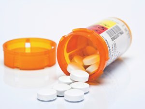 Open pill bottle_Crop
